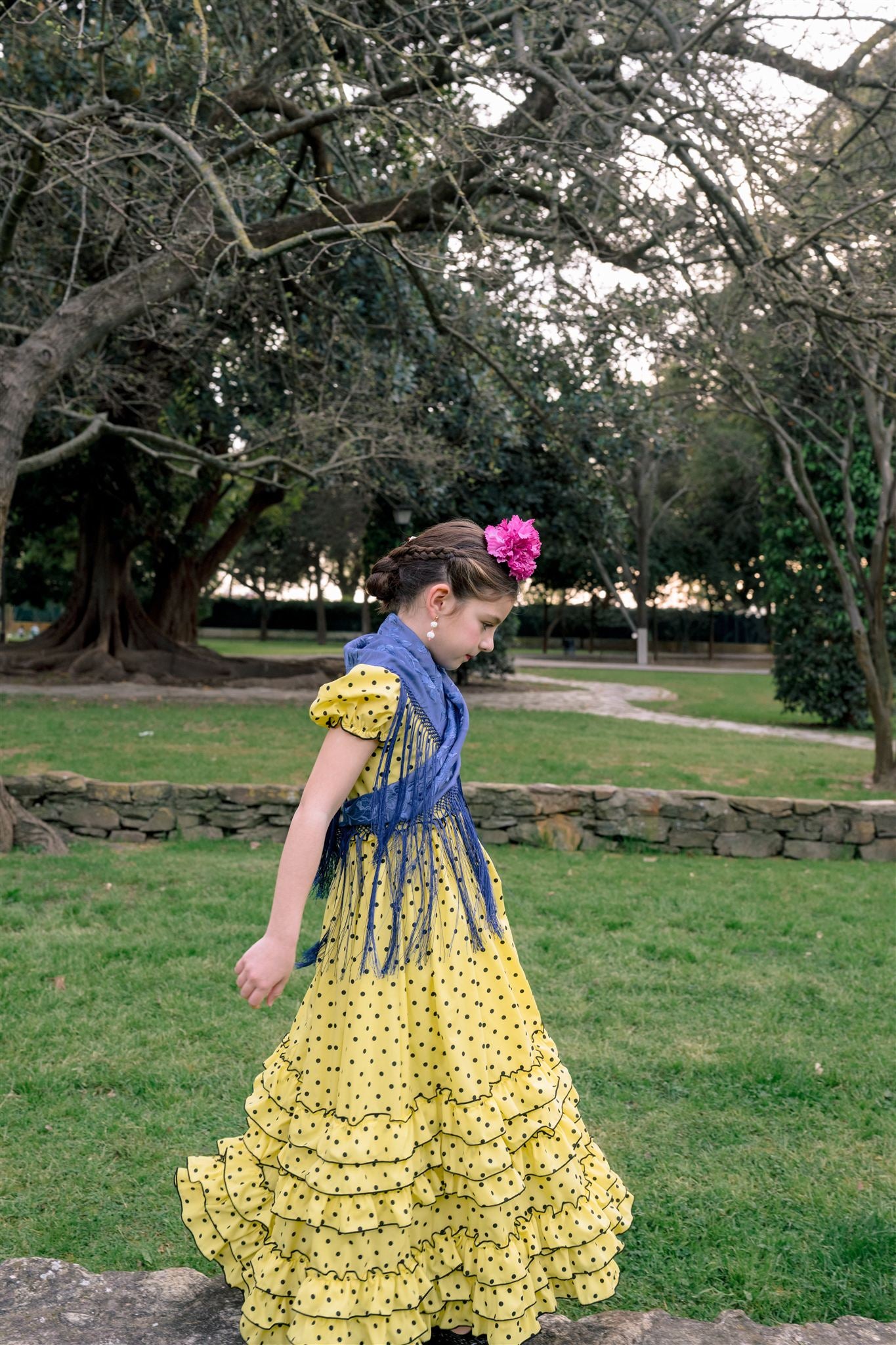 TRAJE DE FLAMENCA ESTRELLA (Amarillo lunar negro)